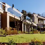 Hotel Deville &