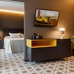 Deville & Hotel Costermano