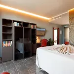 Deville & Hotel