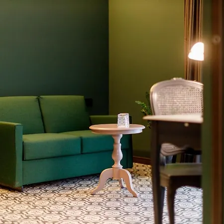 Deville & Hotel 3*