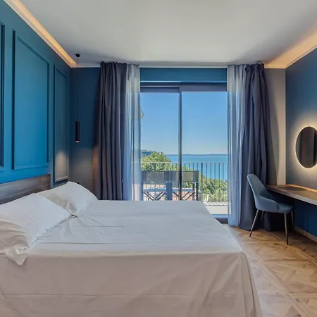 Deville & 3* Costermano