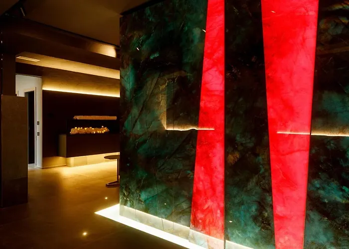 Hotel Deville & Costermano